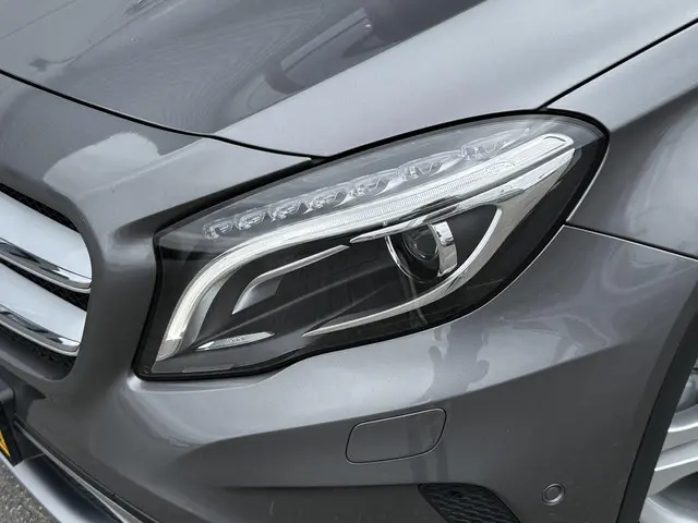 Mercedes-Benz GLA 180 2015 Benzine 13
