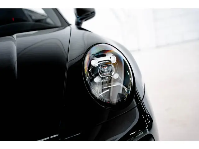 Porsche 911 Carrera Cabriolet 2020 Benzine 19
