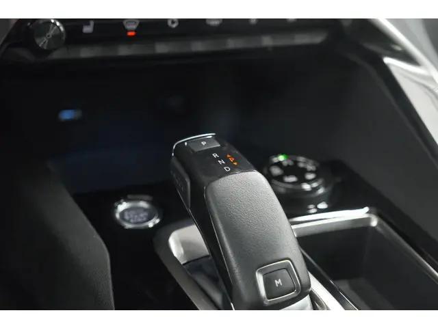 Peugeot 3008 PureTech 130 EAT8 Crossway 2020 Benzine 42