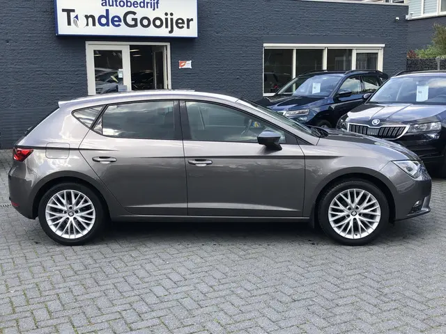 SEAT Leon 1.2 TSi Style Business 2017 Benzine 2