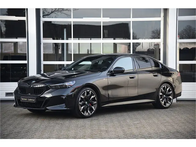 BMW 5 Serie 520i M-Sport 2024 Benzine 2