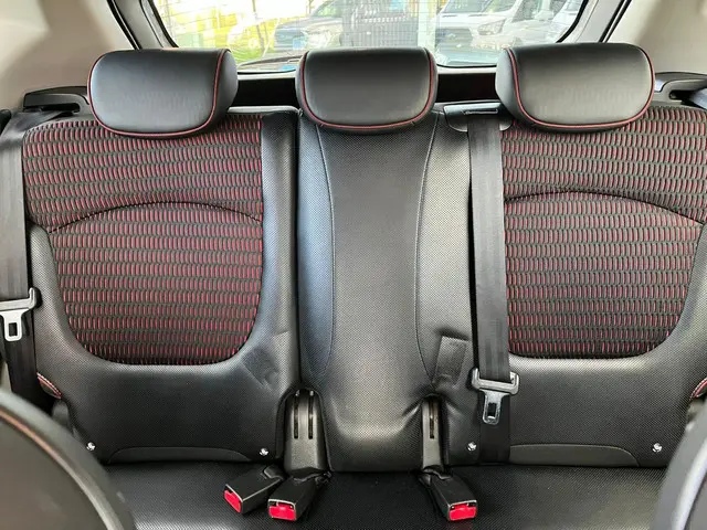 Renault Captur 1.2 TCe Helly Hansen 2015 Benzine 26