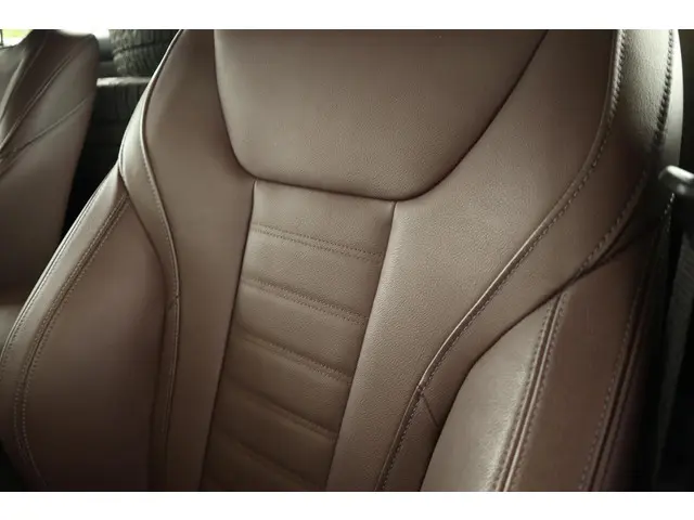 BMW 3 Serie Sedan 330e 2023 Hybride Benzine 18
