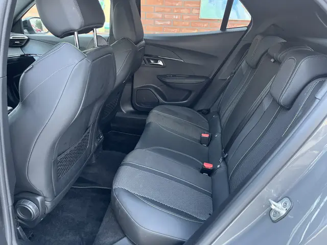 Peugeot e-2008 EV GT 54 kWh 2024 Elektrisch 9