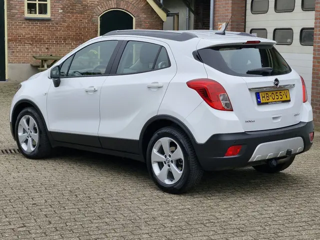 Opel Mokka 1.4 Turbo Edition Met trekhaak 2015 Benzine 8