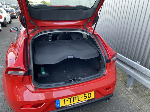 Volvo V40 1.6 T3 Kinetic 2013 Benzine 13