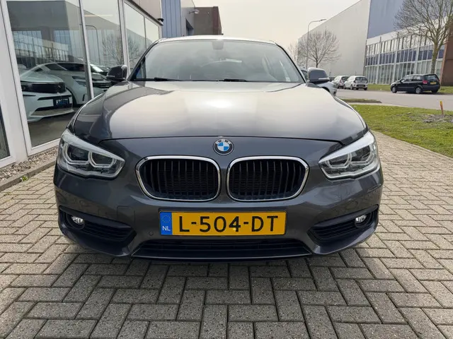 BMW 1 Serie 118i Executive 2018 Benzine 5