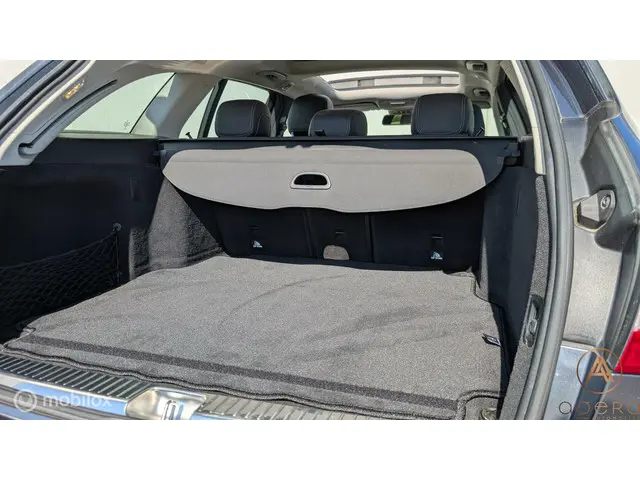 Mercedes-Benz C-Klasse Estate 180 Prestige 2015 Benzine 34