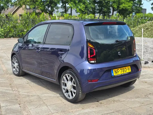 Volkswagen up! 1.0 BMT move up! 2017 Benzine 5