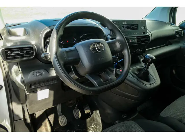 Toyota ProAce CITY 1.5 D-4D Cool - 3 persoons 2022 Diesel 7
