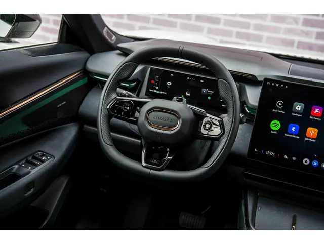 Lynk & Co 08 1.5 More 2026 Hybride Benzine 27