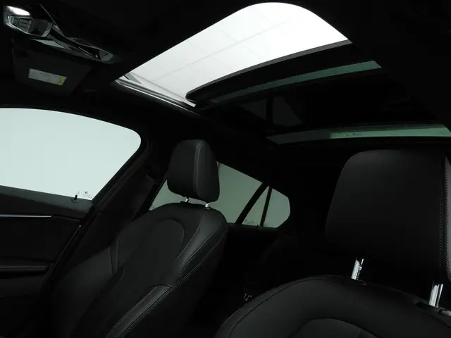 BMW 1 Serie 5-deurs M135i xDrive 2023 Benzine 30