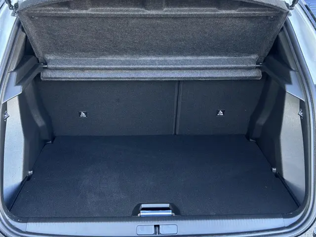 Peugeot 2008 1.2 Hybrid 145 GT 2026 Hybride Benzine 9