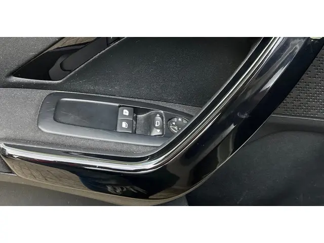 Peugeot 208 1.2 VTi Active 2013 Benzine 13