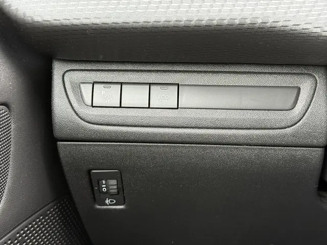Peugeot 2008 1.2 PureTech Allure 2018 Benzine 28