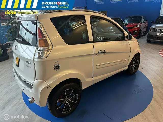 Microcar M.go Brommobiel SXI DCI 2012 Diesel 4