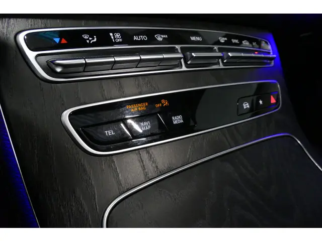 Mercedes-Benz E-Klasse 200 AMG Line 2020 Benzine 9