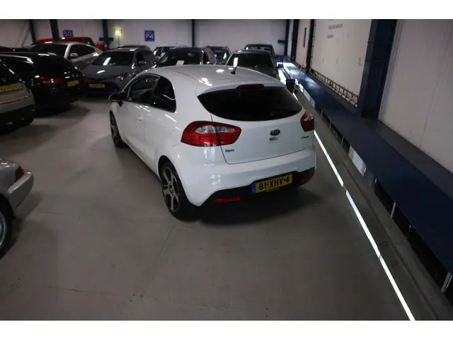 Kia Rio 1.2 CVVT Plus Pack / Velg / WHITE PACK ! ! 2012 Benzine 11