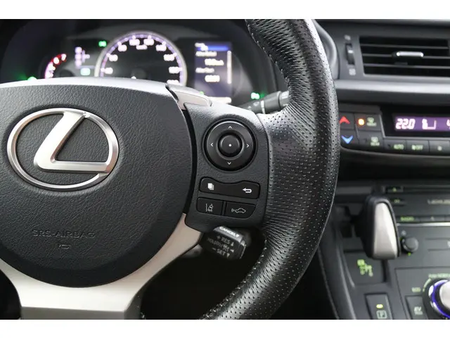 Lexus CT 200h F Sport Line 2017 Hybride Benzine 21