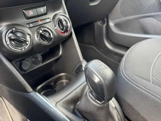 Peugeot 208 1.2 PureTech Blue Lion 2017 Benzine 34