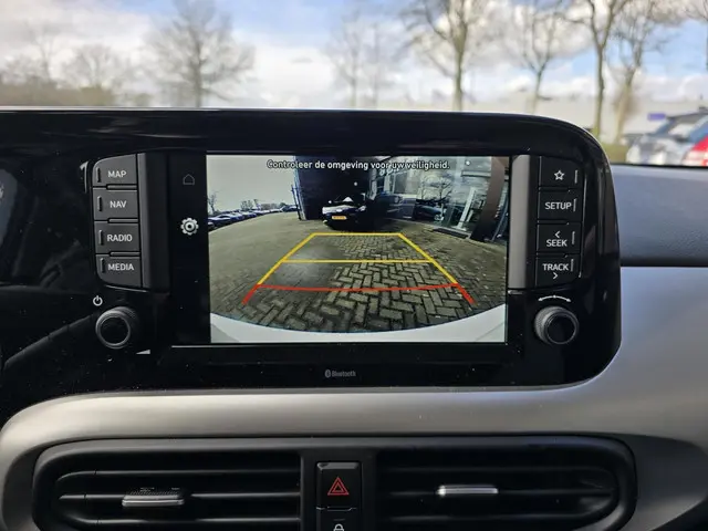 Hyundai i10 1.0 Premium 1e eig/NL-auto 2022 Benzine 17