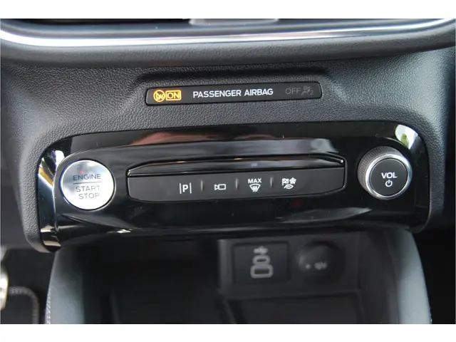 Ford Kuga 2.5 PHEV 243 PK Active X 2024 Hybride Benzine 25