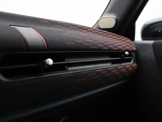 MINI Cabrio C 2026 Benzine 23