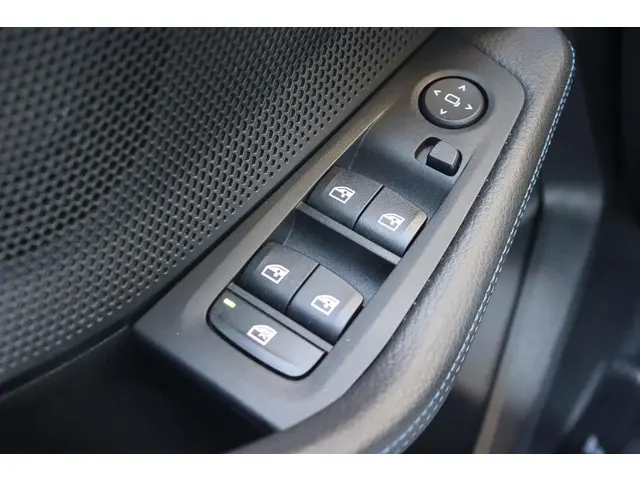 BMW 1 Serie 118i Business Edition 2022 Benzine 30