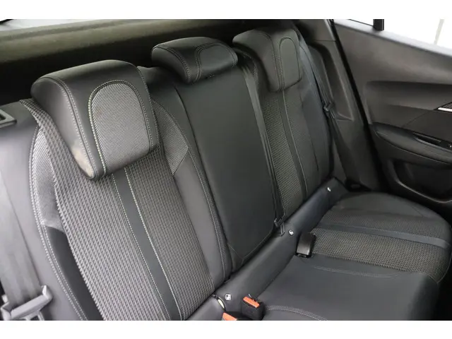 Peugeot 2008 1.2 PureTech GT 2022 Benzine 15