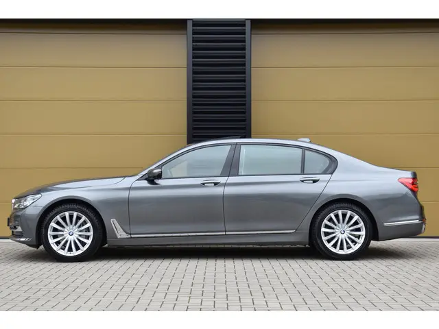 BMW 7 Serie 740Li High Executive 2016 Benzine 2