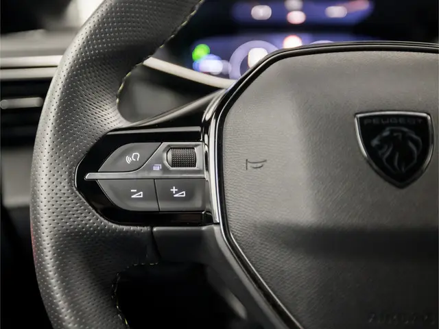 Peugeot 208 1.2 PureTech Allure Pack Sport 2023 Benzine 21