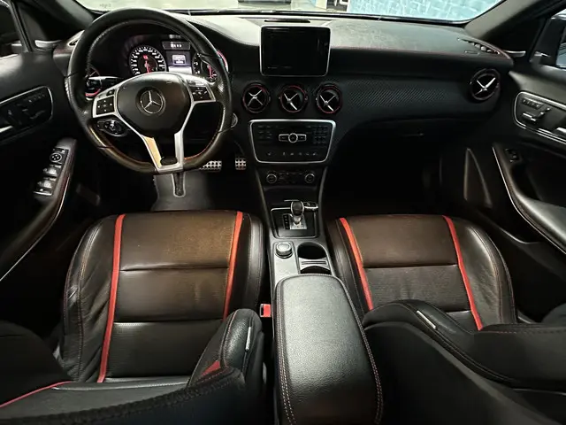 Mercedes-Benz A-Klasse AMG 45 4MATIC 2015 Benzine 15