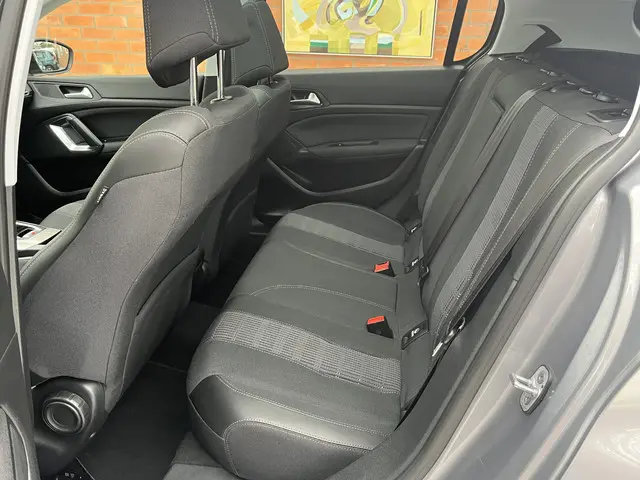 Peugeot 308 PureTech 130 EAT6 Allure 2018 Benzine 9