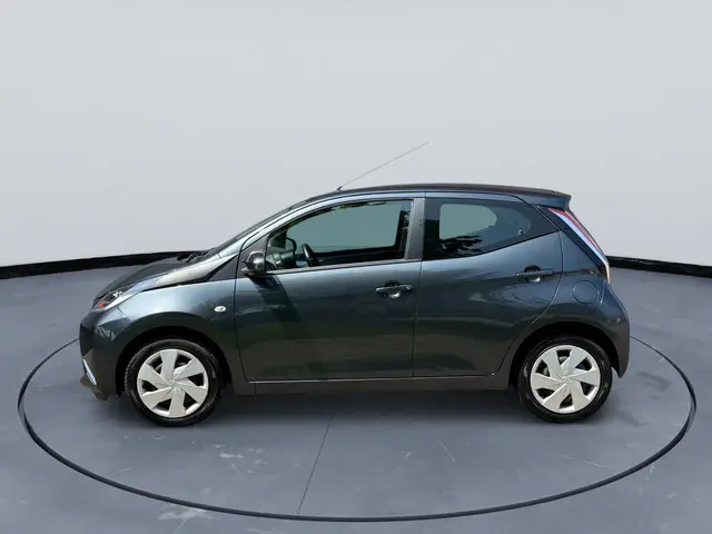 Toyota Aygo 1.0 VVT-i x-play AUTOMAAT 2016 Benzine 7