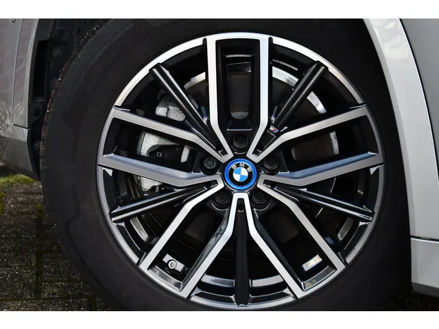 BMW X1 xDrive25e M-Sport 2024 Hybride Benzine 71