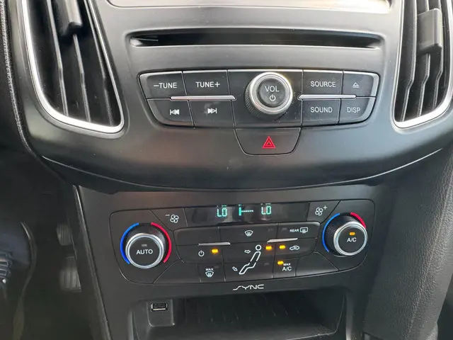 Ford Focus 1.0 Ambiente ST LINE!! 2015 Benzine 13