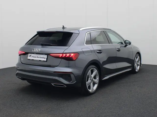 Audi A3 Sportback 35 TFSI/150PK Edition One 2021 Benzine 2