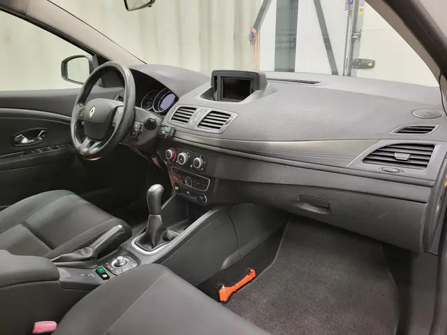 Renault Mégane 1.5dCi 90pk Grijs kenteken! 2012 Diesel 8