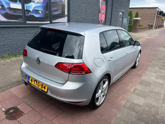 Volkswagen Golf 1.2 TSI Highline navi 2013 Benzine 2