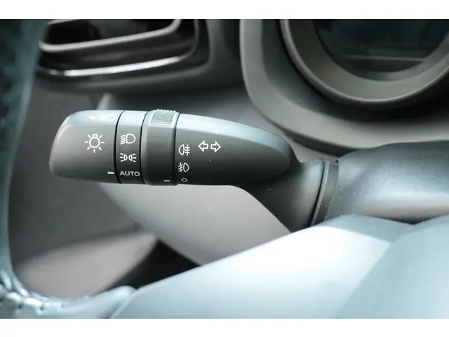 Toyota Yaris 1.5 VVT-i Dynamic, Full LED 2020 Benzine 13