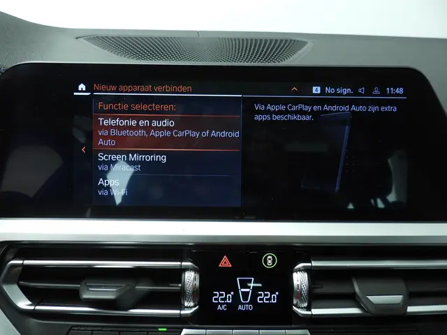 BMW 3 Serie Touring 330i xDrive 2022 Benzine 31