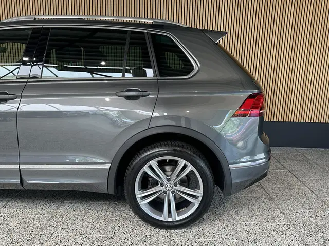 Volkswagen Tiguan 2.0 TSI 4Motion 2 x R-line 2018 Benzine 9