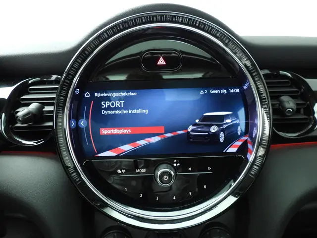 MINI 5-Deurs Cooper 2022 Benzine 23