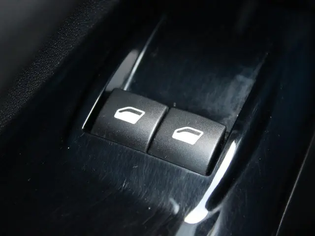 Citroën C4 Cactus 1.2 VTi Shine 2015 Benzine 26