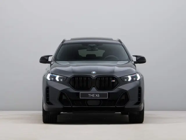 BMW X6 M60i xDrive 2025 Benzine 6
