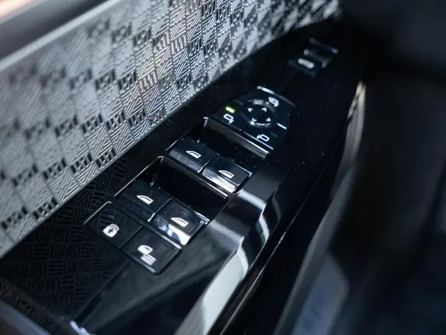 BMW 7 Serie Sedan M760e xDrive 2023 Hybride Benzine 34