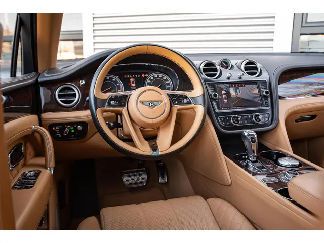 Bentley Bentayga 6.0 W12 black on black 2016 Benzine 10