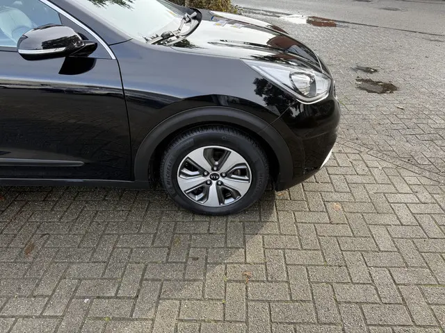 Kia Niro 1.6 GDi Hybrid DynamicLine 2018 Hybride Benzine 8