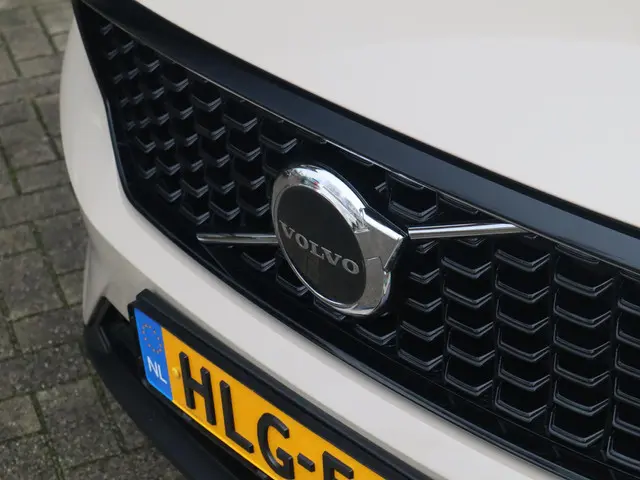 Volvo XC40 2.0 B4 Plus Dark 2025 Benzine 3