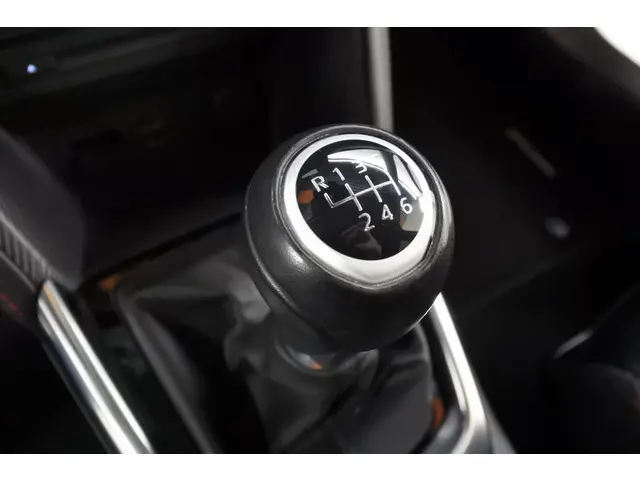 Mazda 2 1.5 115pk 6bak GT-M 2016 Benzine 10